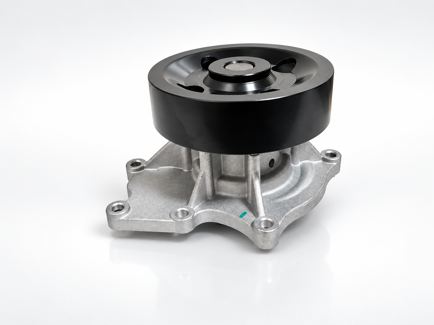 SsangYong Engine Water Pump Assembly thumbnail 3
